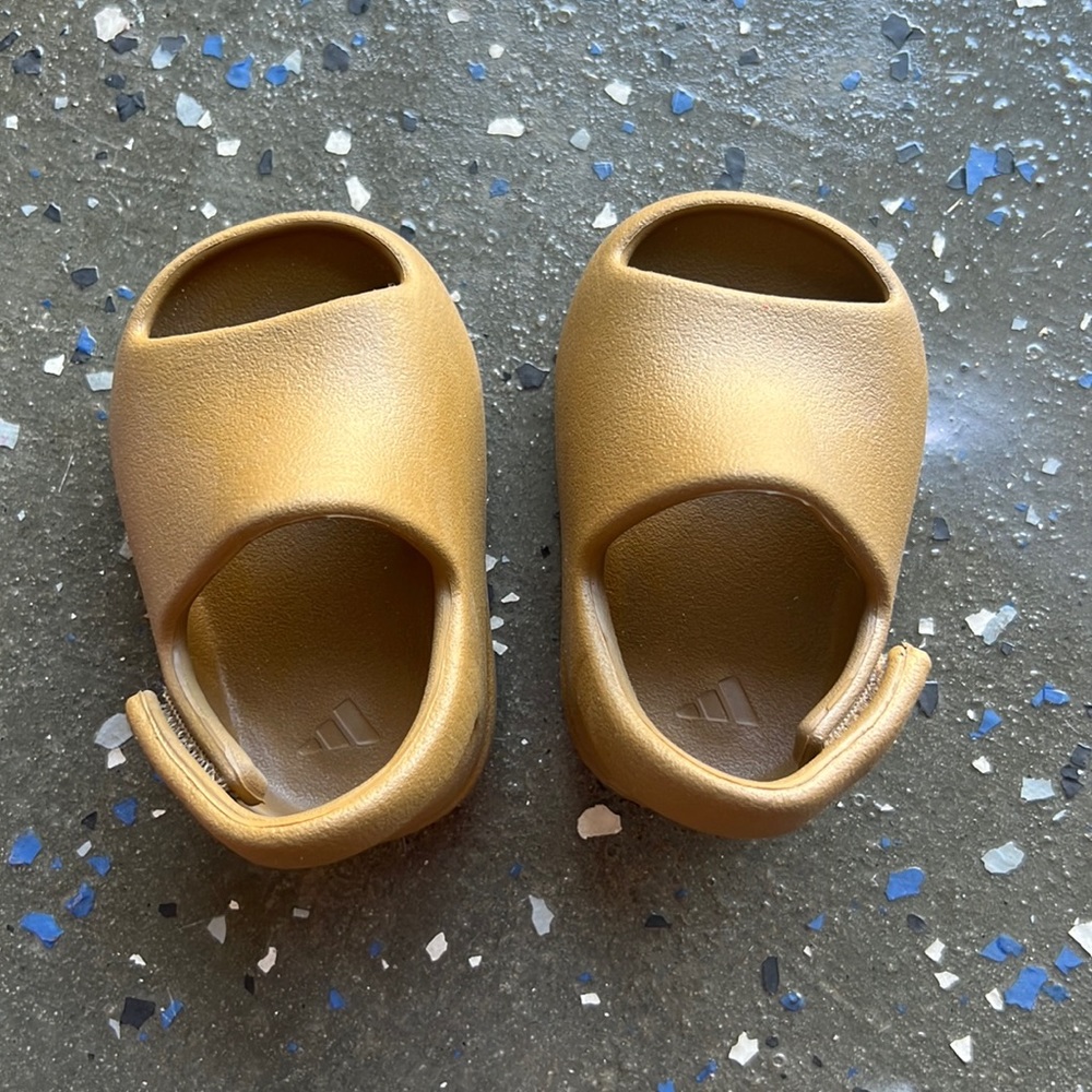 Baby Yeezys size 3k
